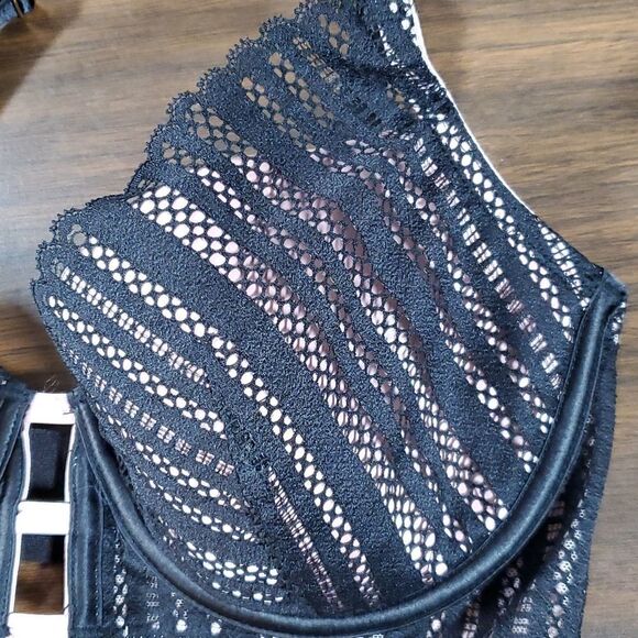 NEW Victoria's Secret Lined Plunge‎ Bra 32DD 32E - Picture 3 of 10